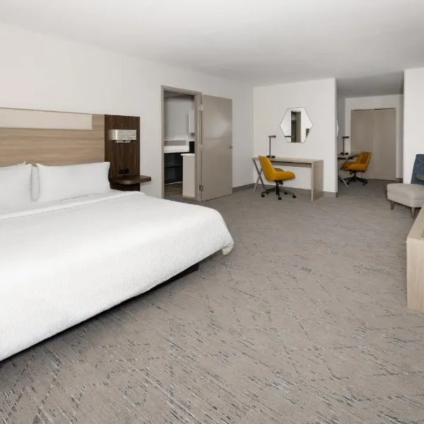 Holiday Inn Express & Suites Wyomissing by IHG, hotel in West Reading