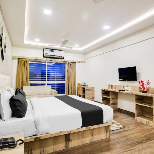 Super Townhouse Oak PTC Indore Junction, hotel in Indore