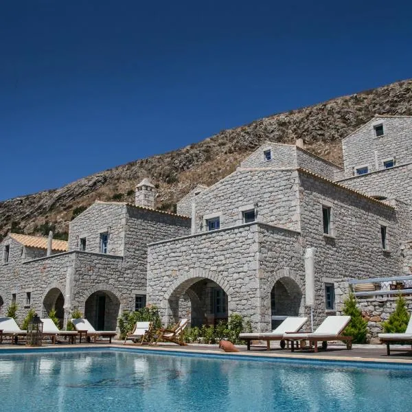 Εn Plo Luxury Suites, hotel v destinaci Karavostasion
