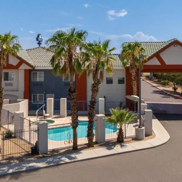 Days Inn by Wyndham Phoenix West, hotel in Phoenix