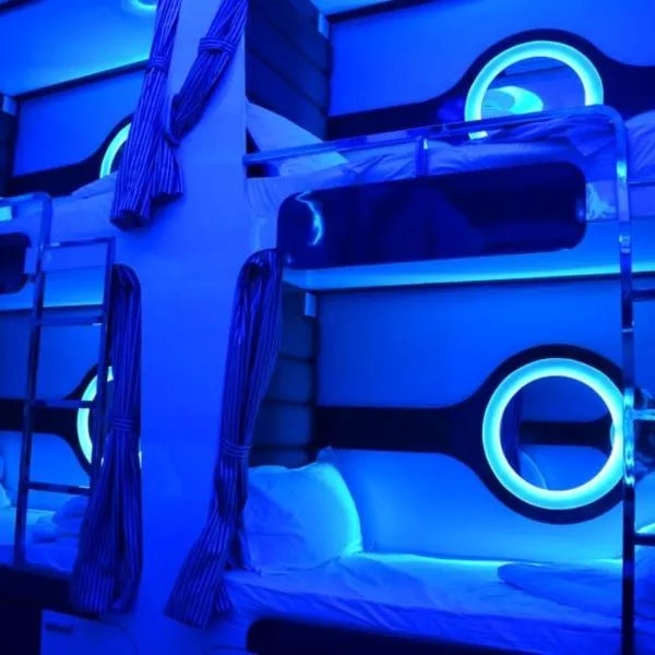 O C E A N Dormitory T-2, hotel in Mumbai