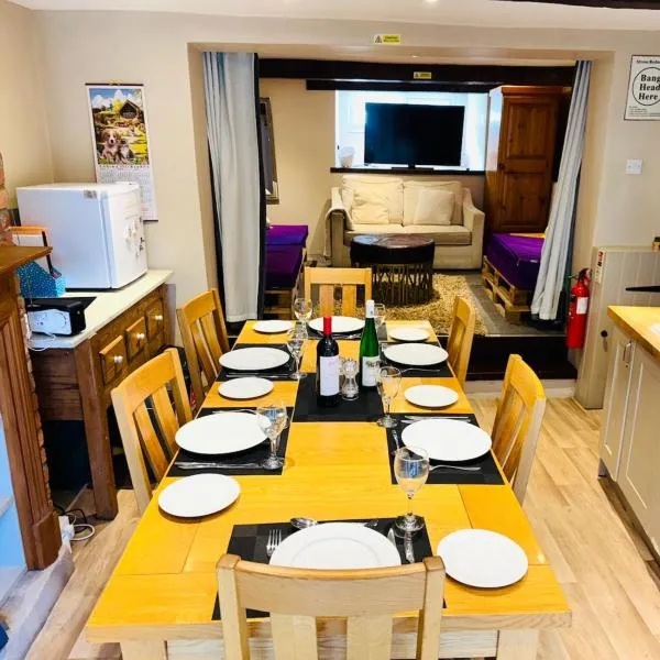 Fandango large 3 bedroom character home, Ventnor, hotel v destinácii Isle of Wight