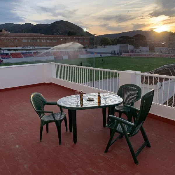 Apartamento con gran terraza rooftop, хотел в Пего