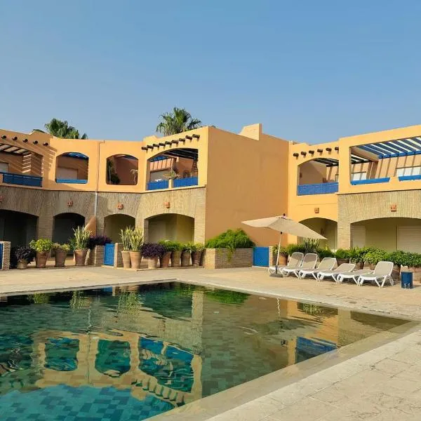 Pieds dans l eau Vue Mer Montagne Piscine, хотел в Agadir nʼ Aït Sa