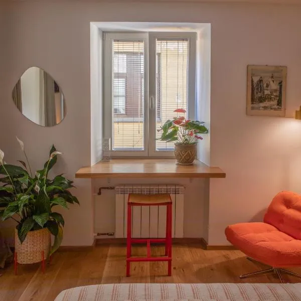 Cosy Studio on Wagner street, Riga Old Town, hotel in Rīga
