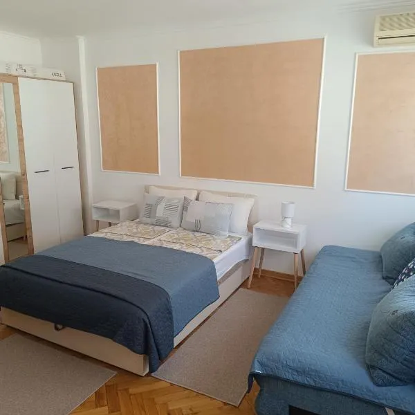 Apartman Nicolas, hotel in Karaburma