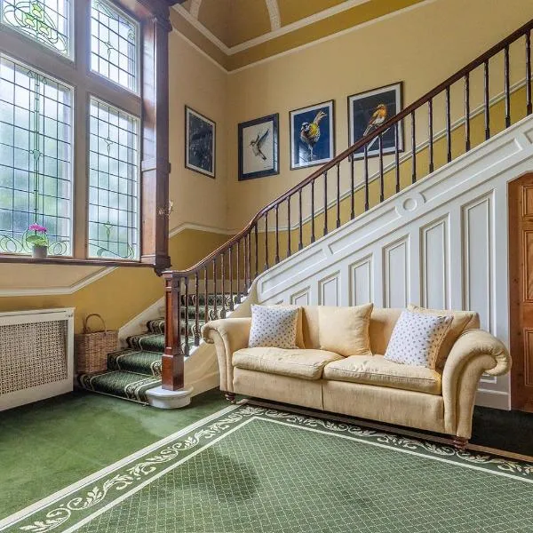 RAYGILL HOUSE - Spacious Family Retreat in Scenic North Yorkshire - Hot tub hire available, hótel í Lothersdale