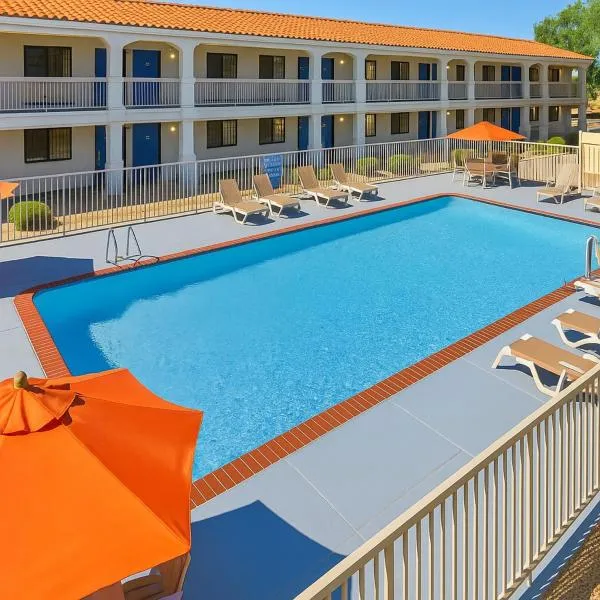 Motel 6-Thousand Oaks, CA, khách sạn ở Thousand Oaks