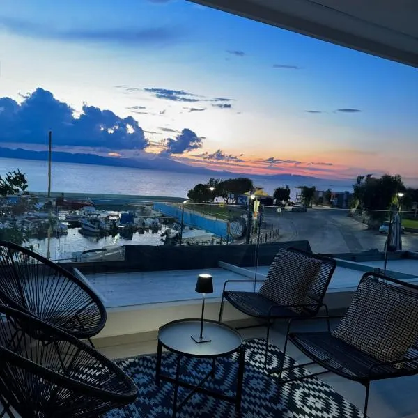 Marathon Coast-Seafront Luxury Apartments, hotel v destinaci Nea Makri