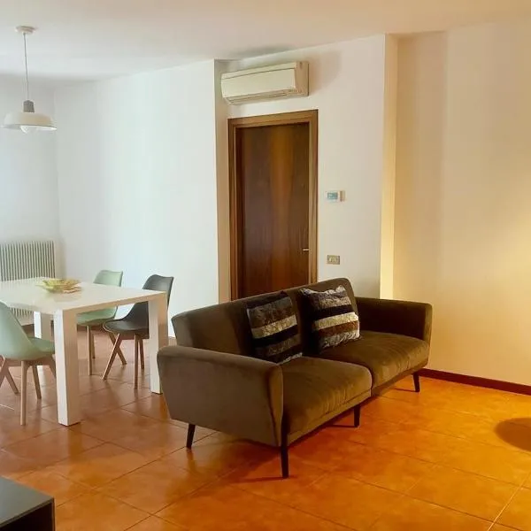 Selene Apartment 20 minutes by train from Venice, hotel in Mogliano Veneto