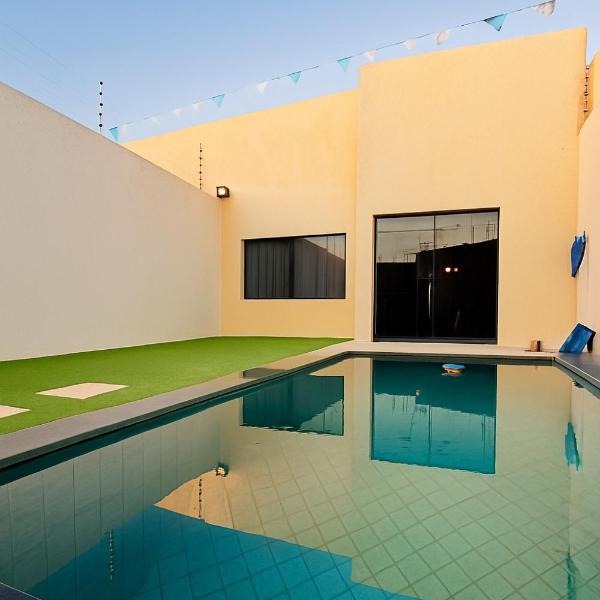 Casa Ampla com Piscina e Área de Churrasco 400A