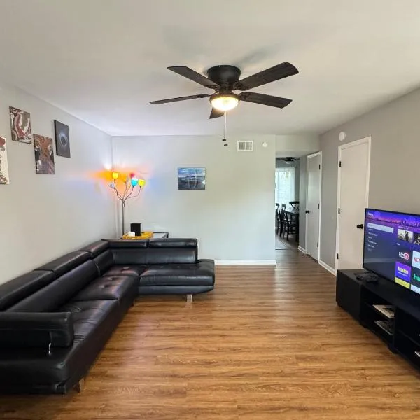 2 Bedroom Townhouse, hotel in Charlotte