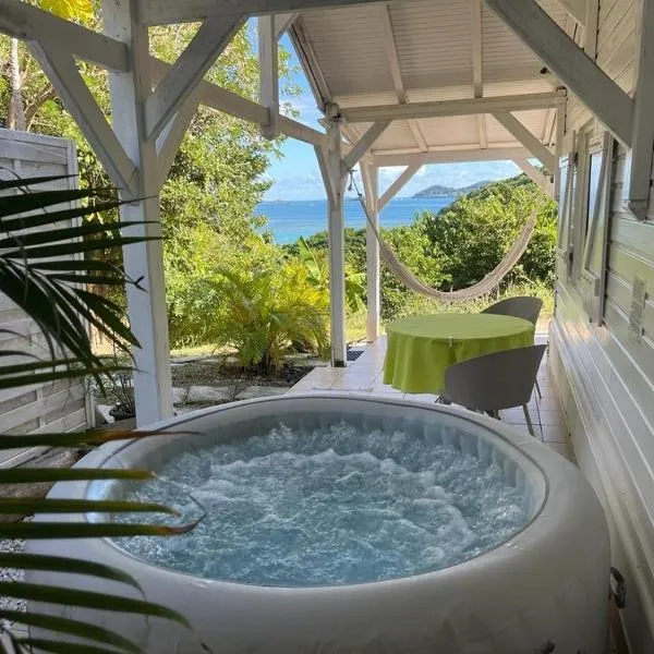 Bungalow vue sur mer avec jacuzzi en pleine nature, hotel sa Le Robert