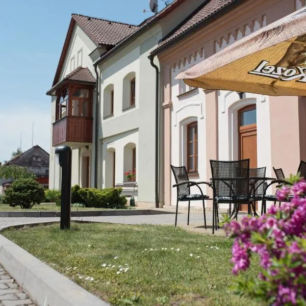 Penzion Nad Oborou, hotel di Smiřice