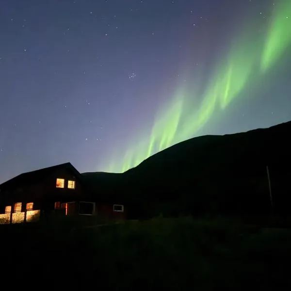Lyngen Biarnes- Nordreisa, hotel v destinaci Rotsund