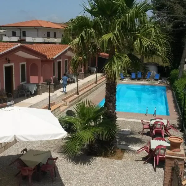 Hotel La Pineta, hotell i Spilinga