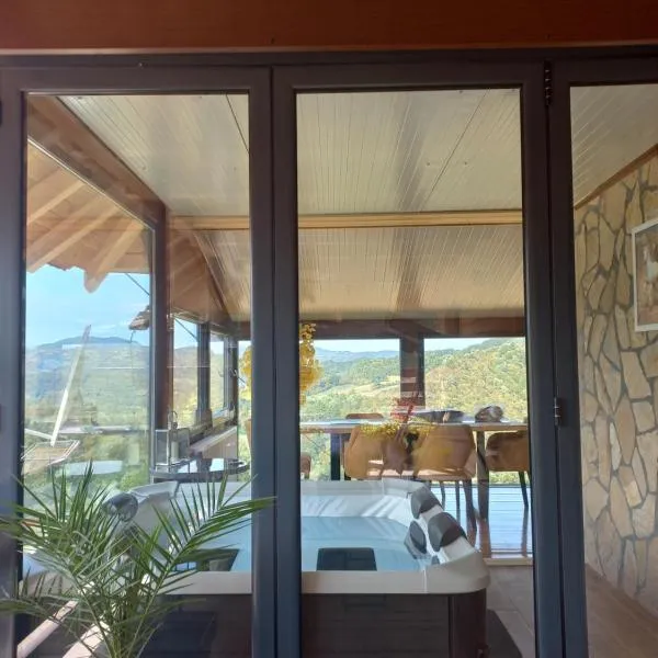 Apartman 1 nase brdo, hotel in Guča
