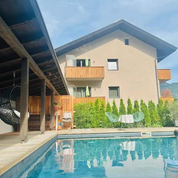 Rosalie Apartments, hotel in Lana