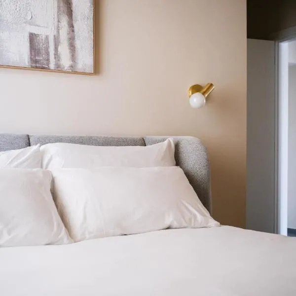 Tower Double Suite - 3 min walk to Bernina Express, hotell i Tirano