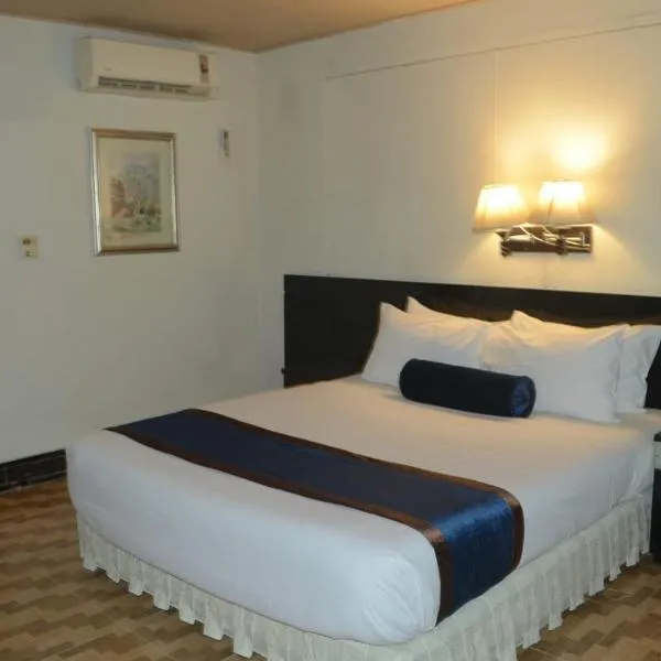 New Al-Safina Hotel、ラホールのホテル