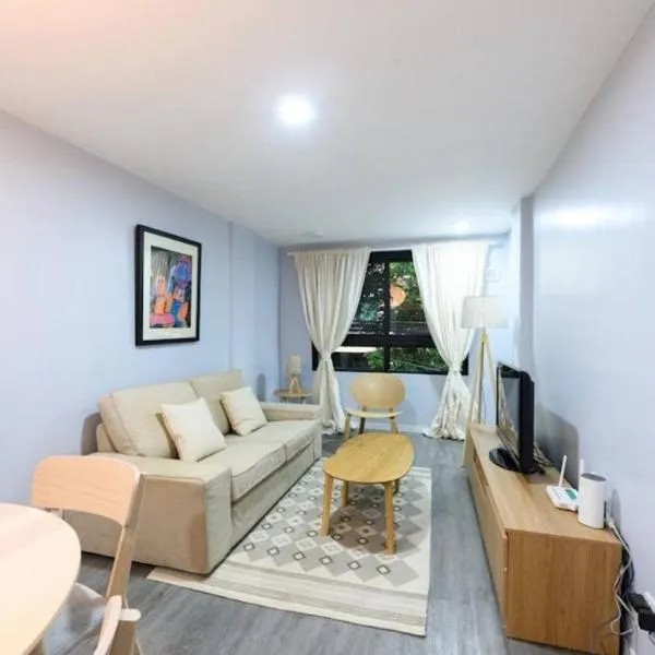 House in Makati, Poblacion, hotel a Manila