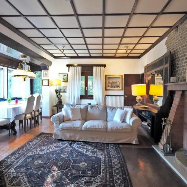 Villa Virginia Calalzo di Cadore, хотел в Калалцо