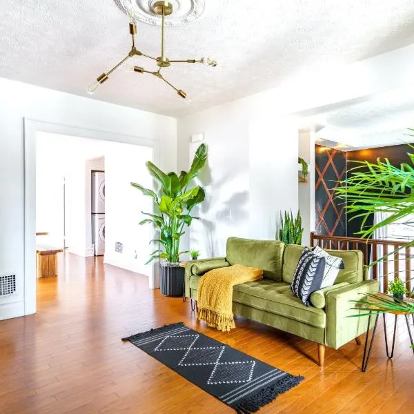 Prime Location Top Rated Clean Parking Free!, hotel en Columbus