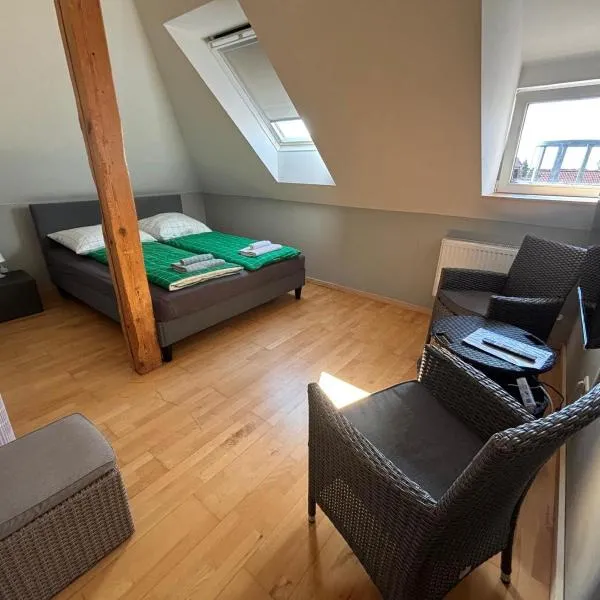 Doppelzimmer, TV- Bad, Kühlschrank- Parkplatz-17, hotel a Meine