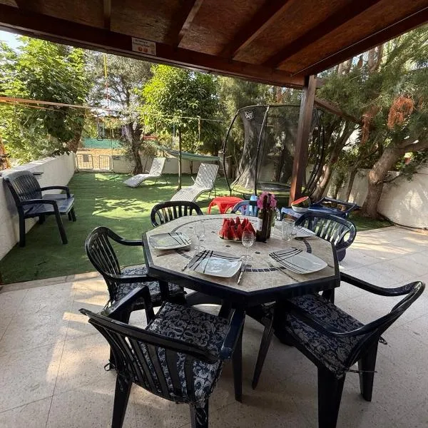 Villa Clementinka - 200 meters from the sea, ξενοδοχείο στη Χλώρακα