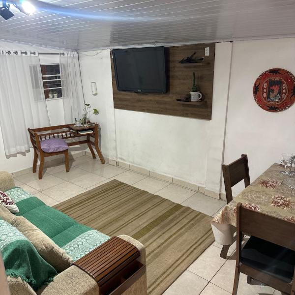 Casa aconchegante com fogão a lenha