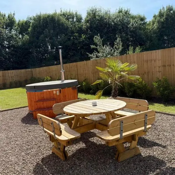 Hayloft at Moss Bank Farm, Hotel in Wrexham