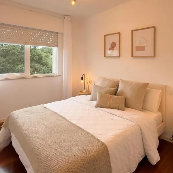 VIVIENDA OLGA, piso tranquilo con parking a 10 min de Santiago, Hotel in Sigüeiro