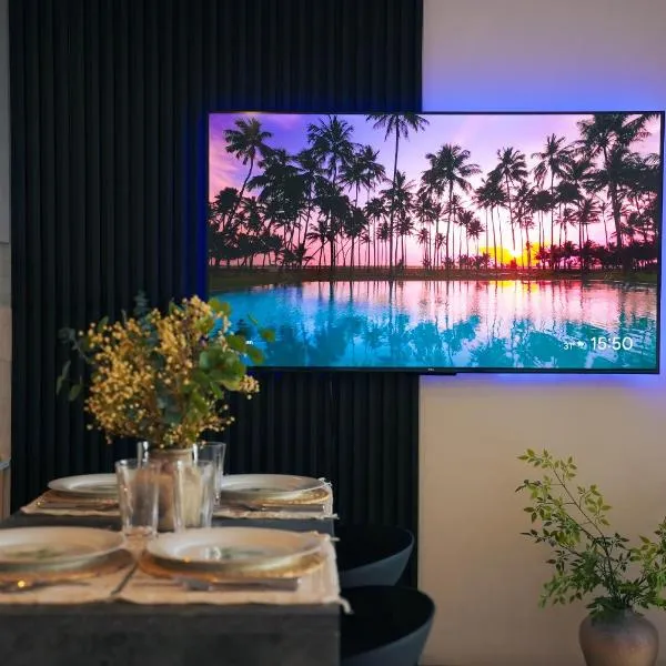 Upscale Stylish Suite Near BGC and View of Venice Grand Canal Mall，位于马尼拉的酒店