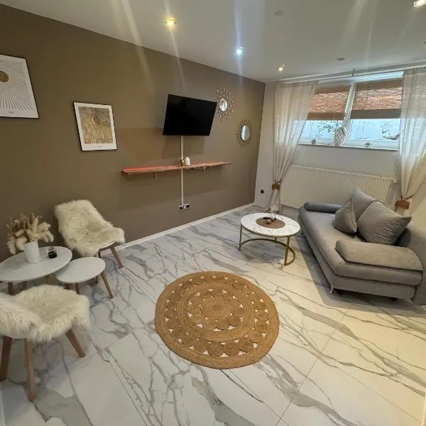 Souterrain BOHO Loft Pearl, hotel in Freilassing