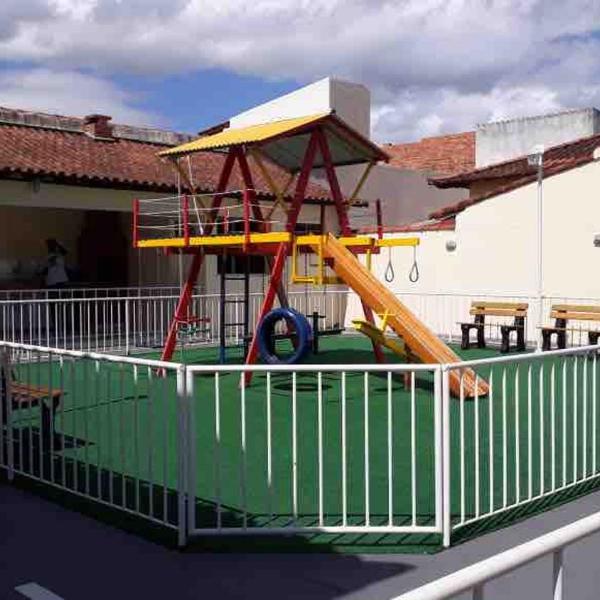 Casa em condomínio com piscina e churrasqueira - Foto 5