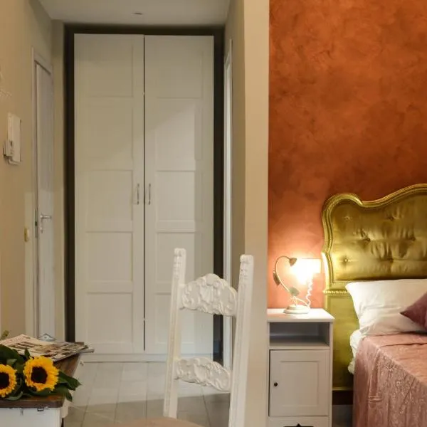 Casa Scola Loano, hotel in Loano