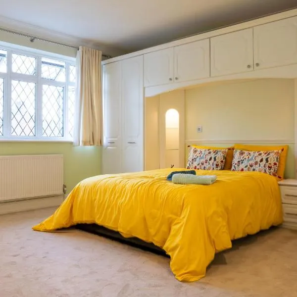 STUNNING Character Home , Rustic Charm Meets Modern Living、Wellingのホテル