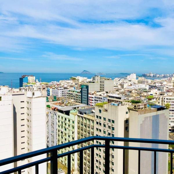 A pé para o mar, piscina e o melhor custo benefício no Leme