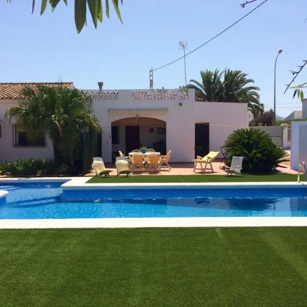 Chalet La Marina, hotel v destinaci Denia
