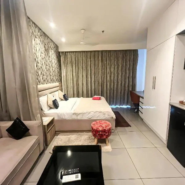 Supernova crystal edge studio -luxury view in Noida, hotel in Noida