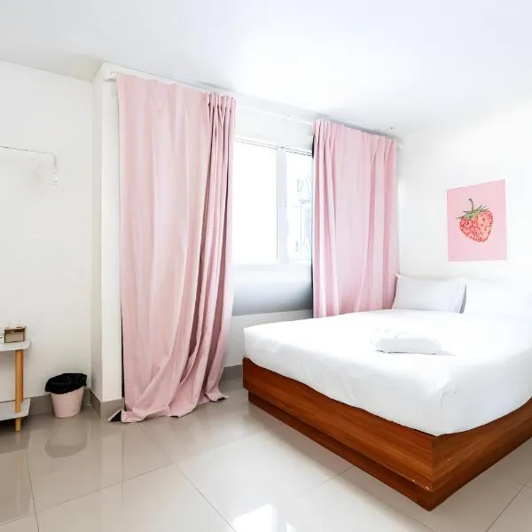 Oh My Nap Sukhumvit 3 - สุขุมวิท 3, hotel in Makkasan