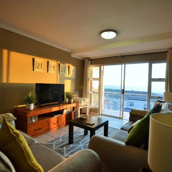 Dolphin Ridge 2 Bedroom with Balcony and Ocean Views, hotel in Cape Town