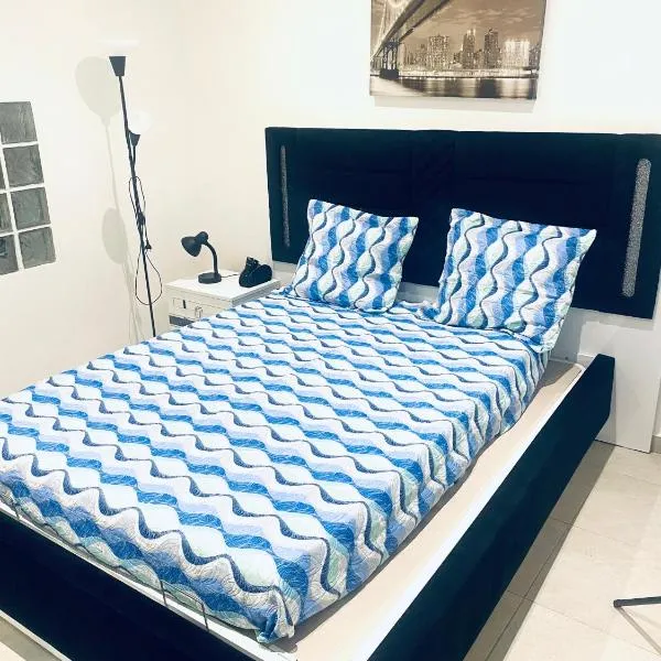 Logement Proche gare de Villiers le bel, 20 mins de Paris , Stade 2 France, Aéro CDG, Parc des expositions, Disneyland Paris,Futuroscope, Tour Eiffel, Hotel in Arnouville-lès-Gonesse