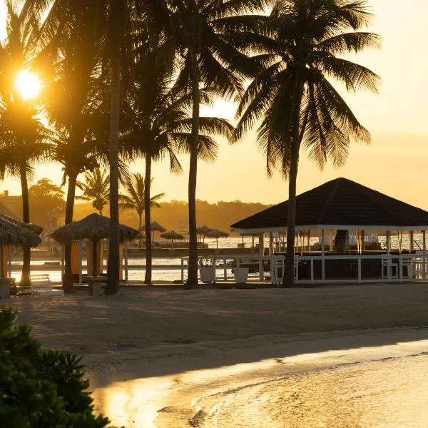 Grand Muthu Runaway Bay Club Caribbean, hotel en Runaway Bay