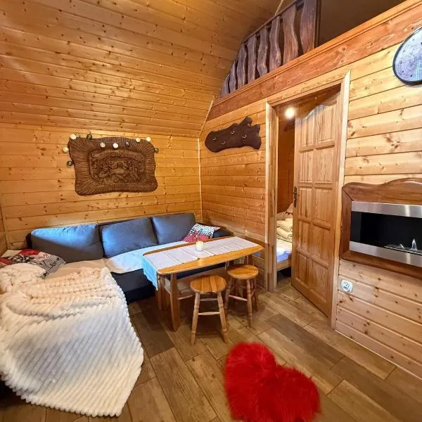 Romantyczny Zakątek z Jacuzzi Duo, hotel u gradu 'Ustrzyki Dolne'