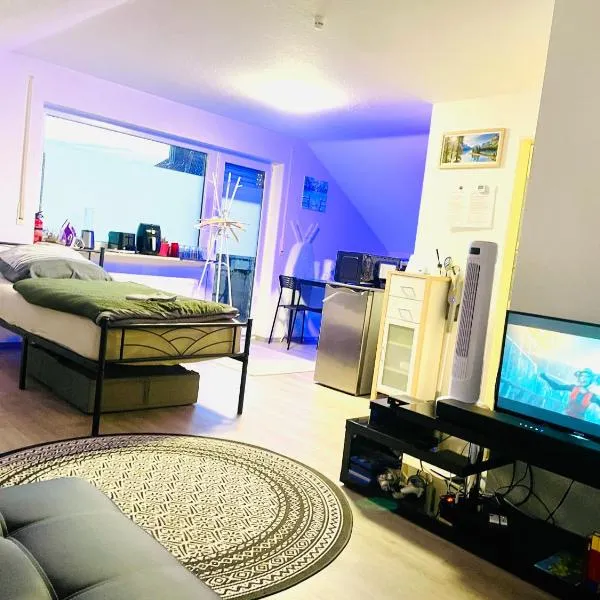 Sky Studio Apartment 1,5 Zimmer für 4 Leute Zentral 35qm S-Bahn Mercedes Benz, hotel a Magstadt