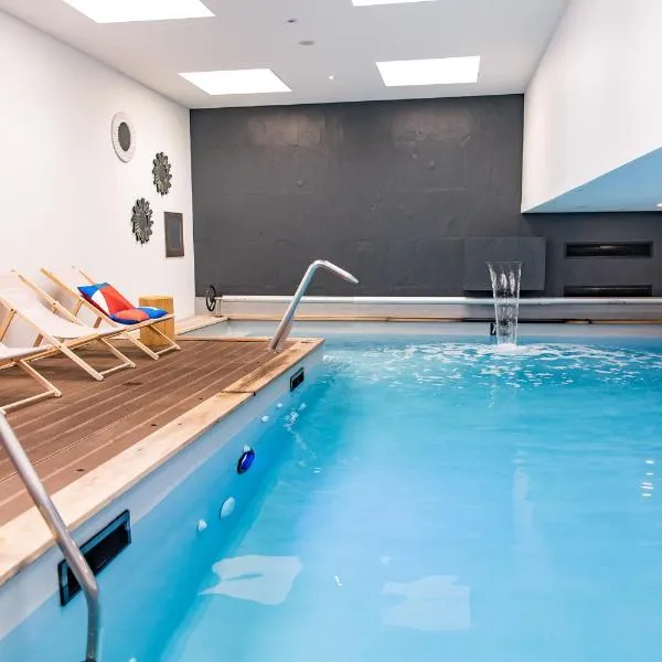Hôtel La Baie des Anges, son SPA marin & sa piscine couverte et chauffée, hotel em Landéda