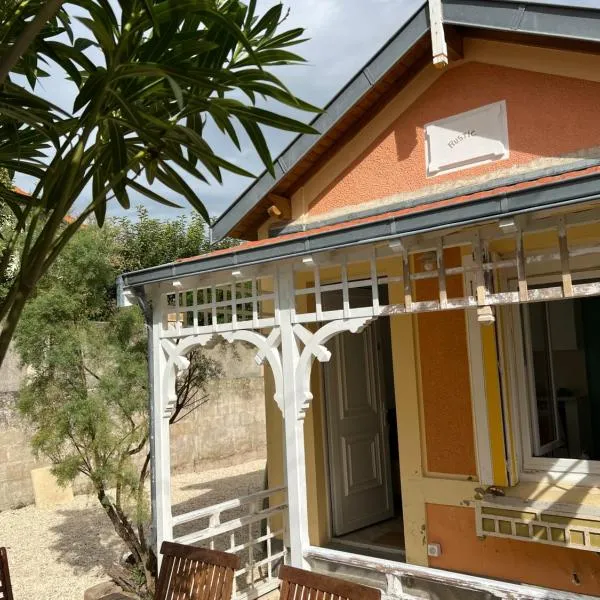 Cottage 50m de la plage, Hotel in Châtelaillon-Plage