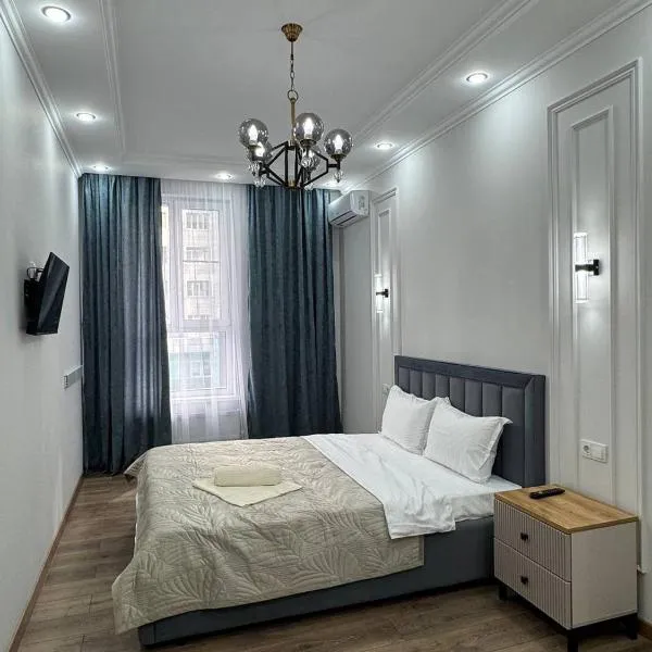 Crystal Apartment, hotel di Almaty