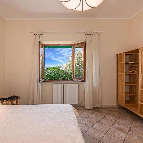 Fronte Mare Suite & Terrazza, hotel i Marina di Massa